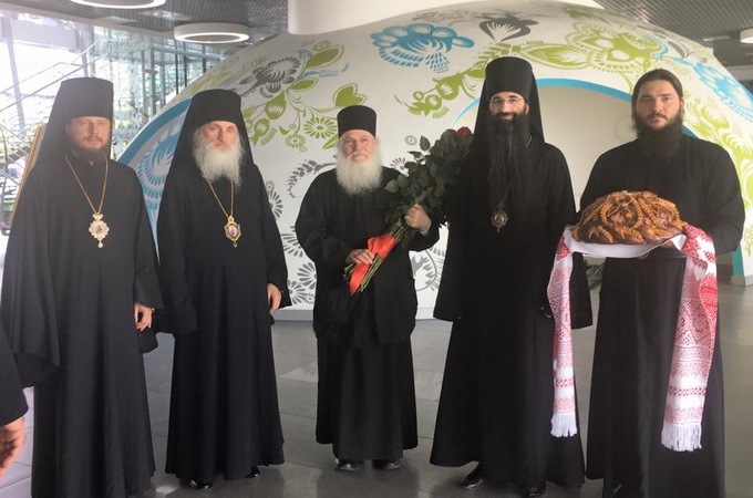 В Украину прибыл игумен монастыря Ватопед архимандрит Ефрем