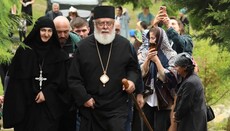 მიტროპოლიტმა დიმიტრიმ ქობულეთში დედათა მონასტერი მოილოცა