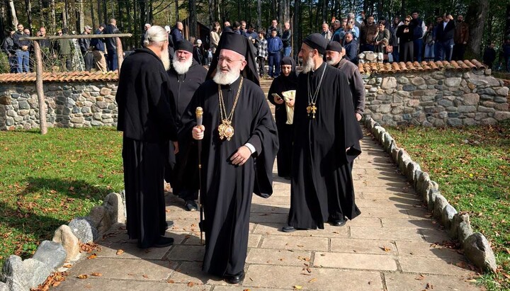 ეპისკოპოსმა მელქისედეკმა რიკოთში ტაძრის საძირკველი აკურთხა