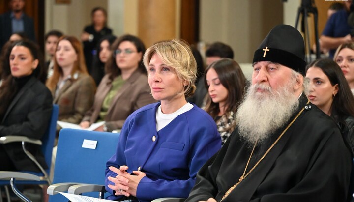 მიტროპოლიტი დანიელი და ნინო წილოსანი. ფოტო: საქართველოს პარლამენტი