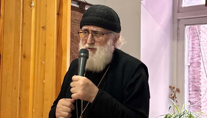 თბილისის სასულიერო აკადემიასა და სემინარიას მოსწავლეები ეწვივნენ