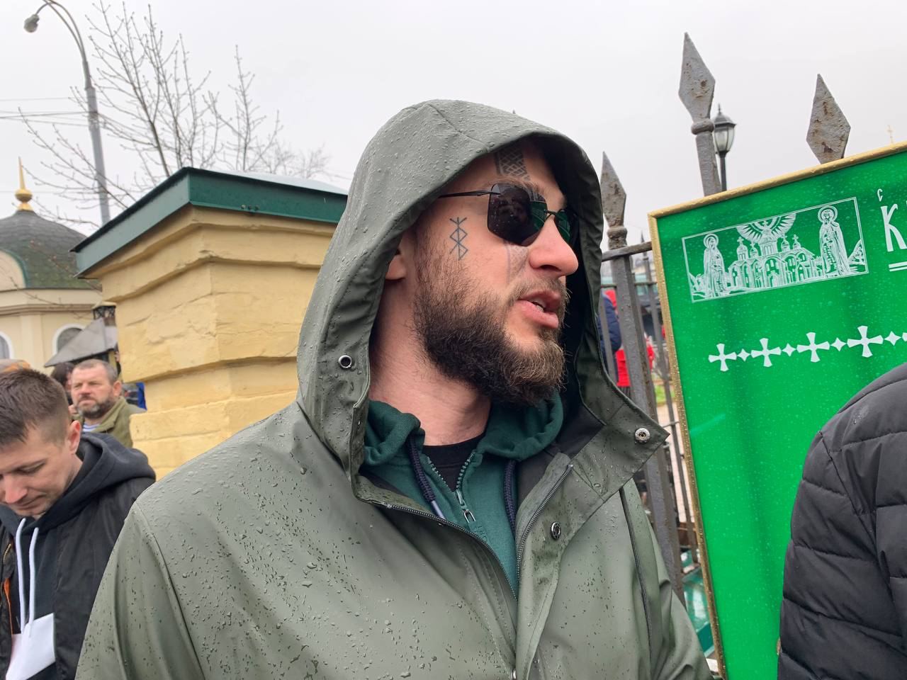 Chronicles of standing for the Lavra: April 2 photo 1