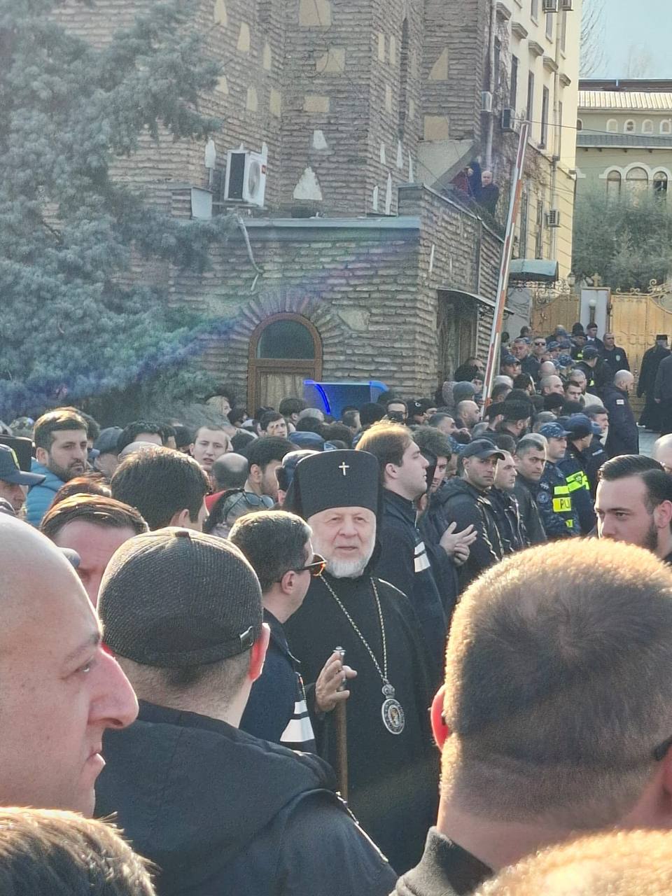 პატრიარქი ილიას გარდაცვალება: პირდაპირი ეთერი - სურათი 10