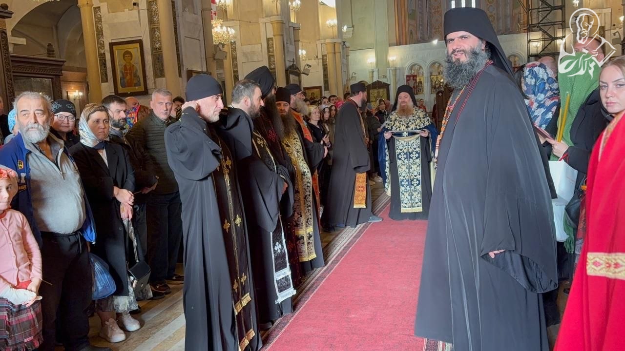 სამების საკათედრო ტაძარში შვიდგზის ზეთისცხების საიდუმლო შესრულდა - სურათი 1