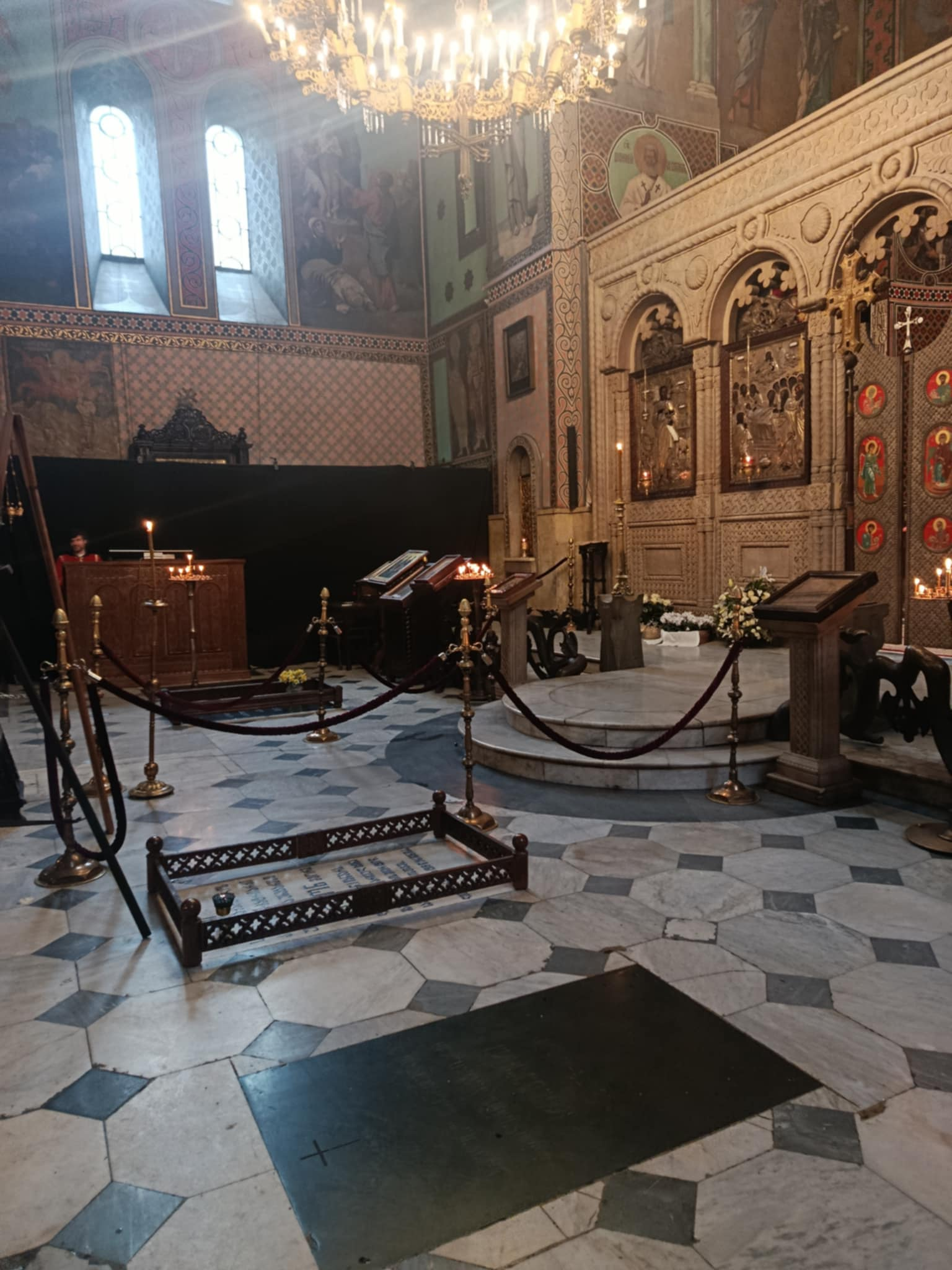 სიონის ტაძარში სამზადისი პატრიარქის სამუდამო განსასვენებლისთვის - სურათი 1