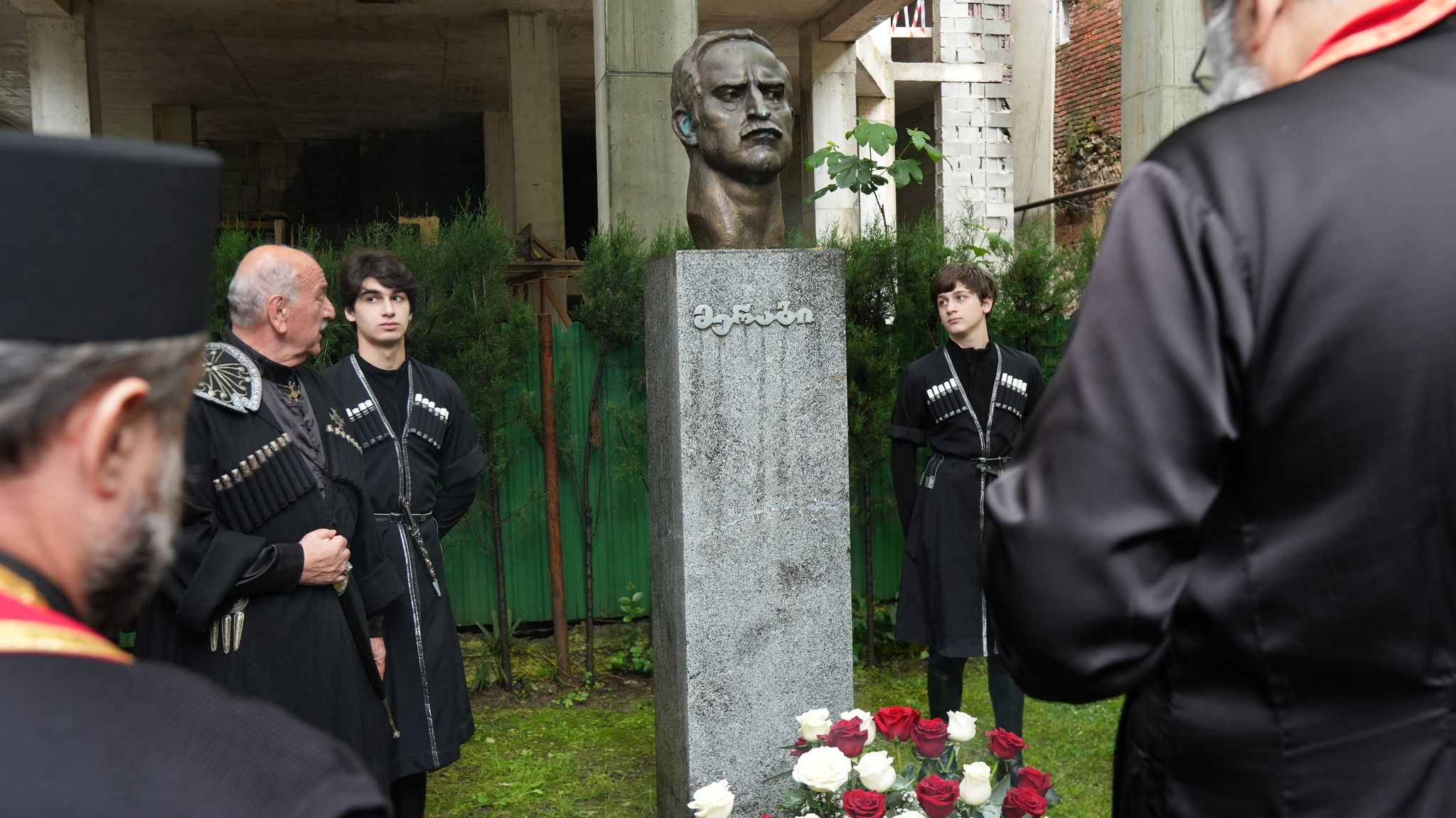 ქუთაისში საქართველოს დამოუკიდებლობისთვის დაღუპულთა მოსახსენებელი პანაშვიდი აღესრულა - სურათი 1