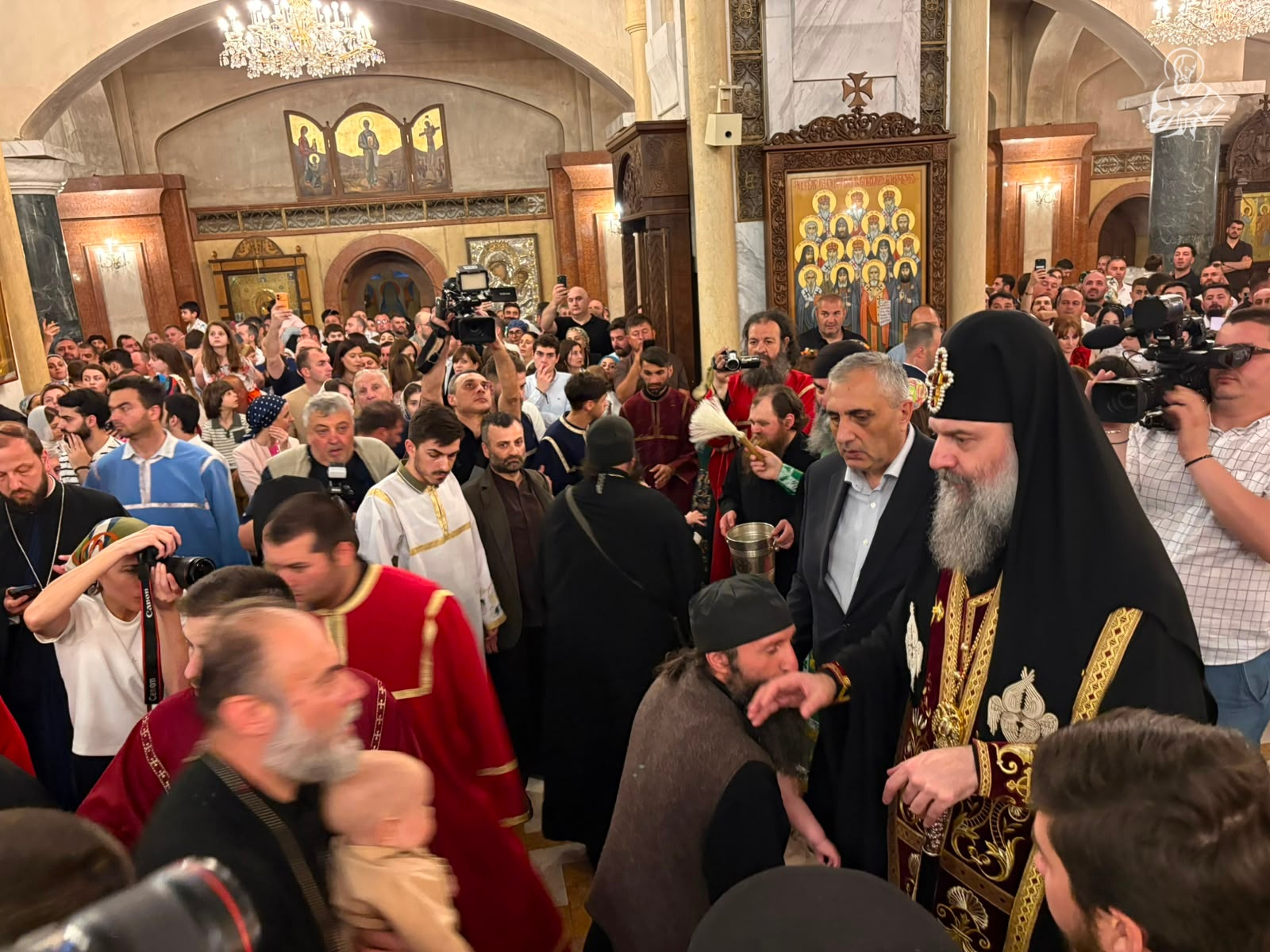 პატრიარქი: „თუ ადამიანი ინათლება რწმენითა და სინანულით, ნათლობის შემდეგ გრძნობს ენით გამოუთქმელ არამიწიერ ნეტარებას“ - სურათი 2