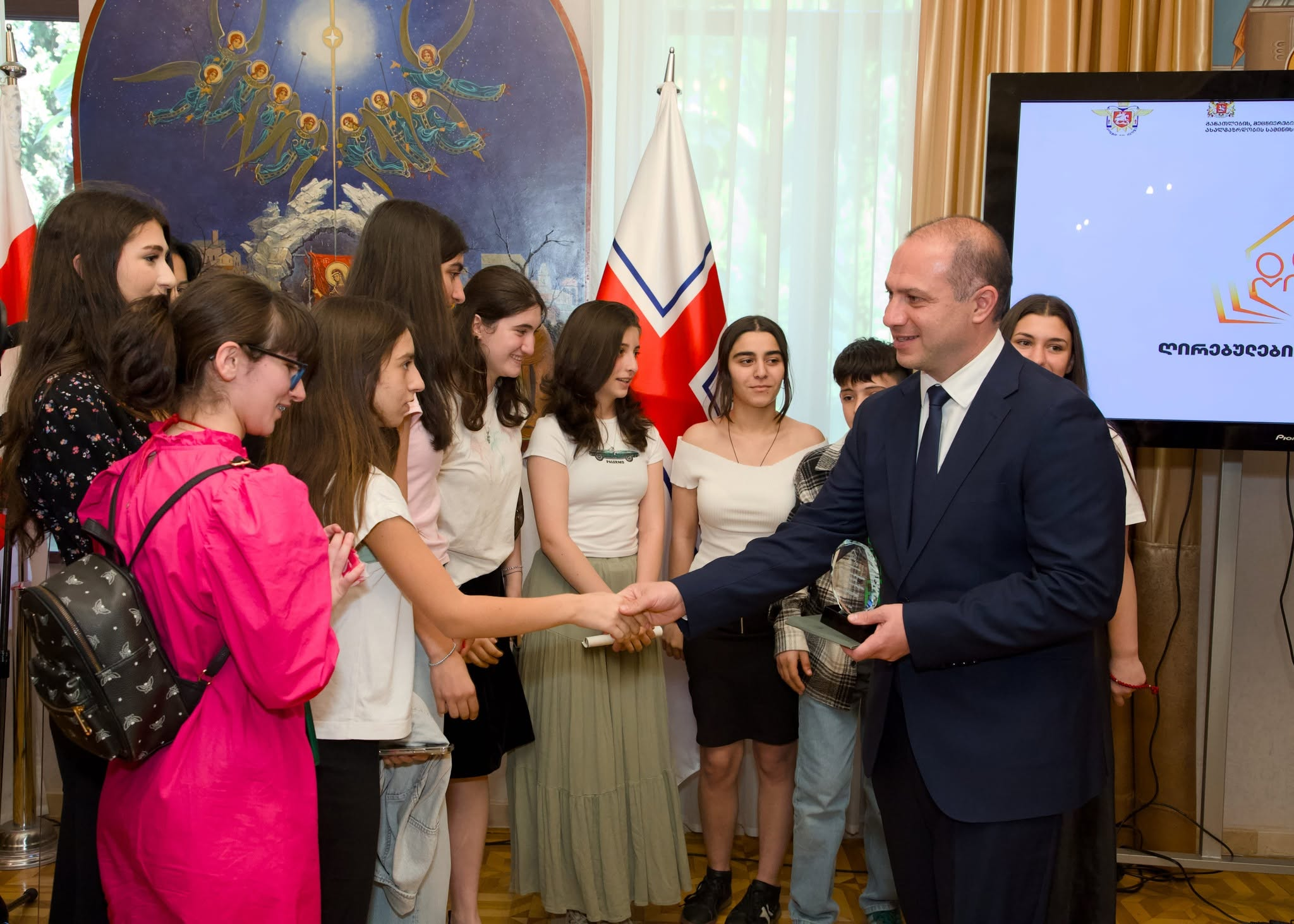 საქართველოს საპატრიარქოში „ღირებულებითი განათლების“ პროგრამაში ჩართული პირები დააჯილდოვეს - სურათი 1