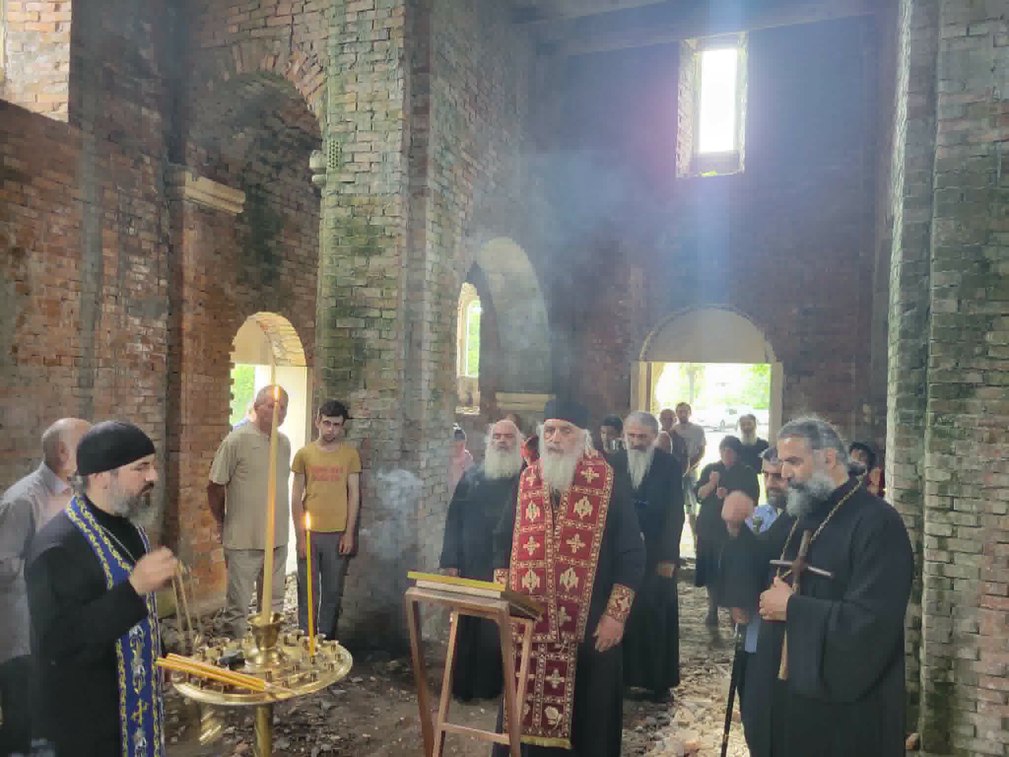 ჭყონდიდელმა მიტროპოლიტმა სტეფანემ ნახარებაოსა და ხუნწში საღმრთო მსახურებები აღავლინა და მოსახლეობას შეხვდა - სურათი 3