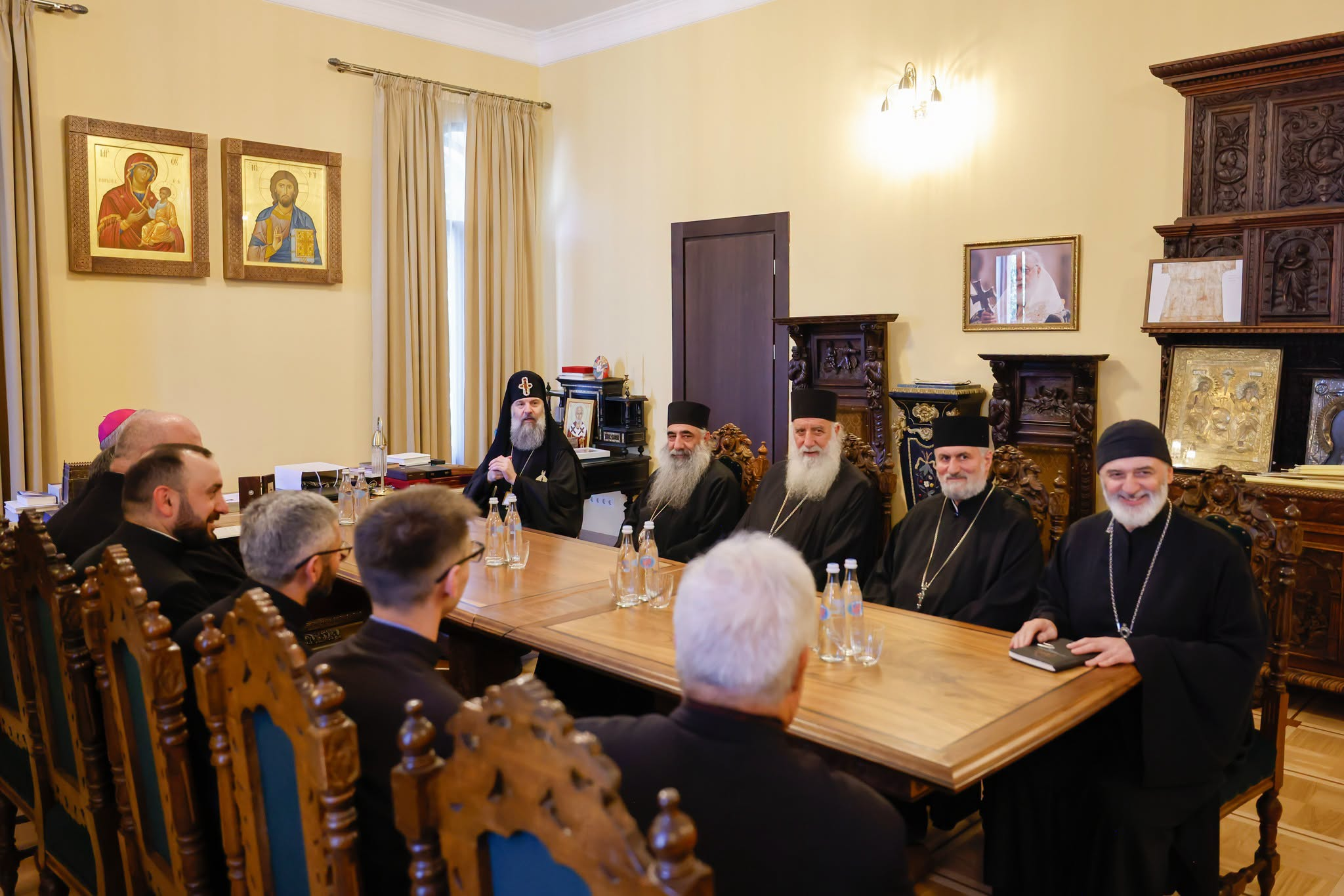 საქართველოს კათოლიკოს-პატრიარქი შიო III ლათინ კათოლიკეთა კავკასიის სამოციქულო ადმინისტრატორს შეხვდა - სურათი 1