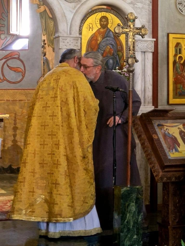 მამა გიორგი გარდიშიანი სამღვდელო მსახურებას სხვა ტაძარში განაგრძობს - სურათი 1