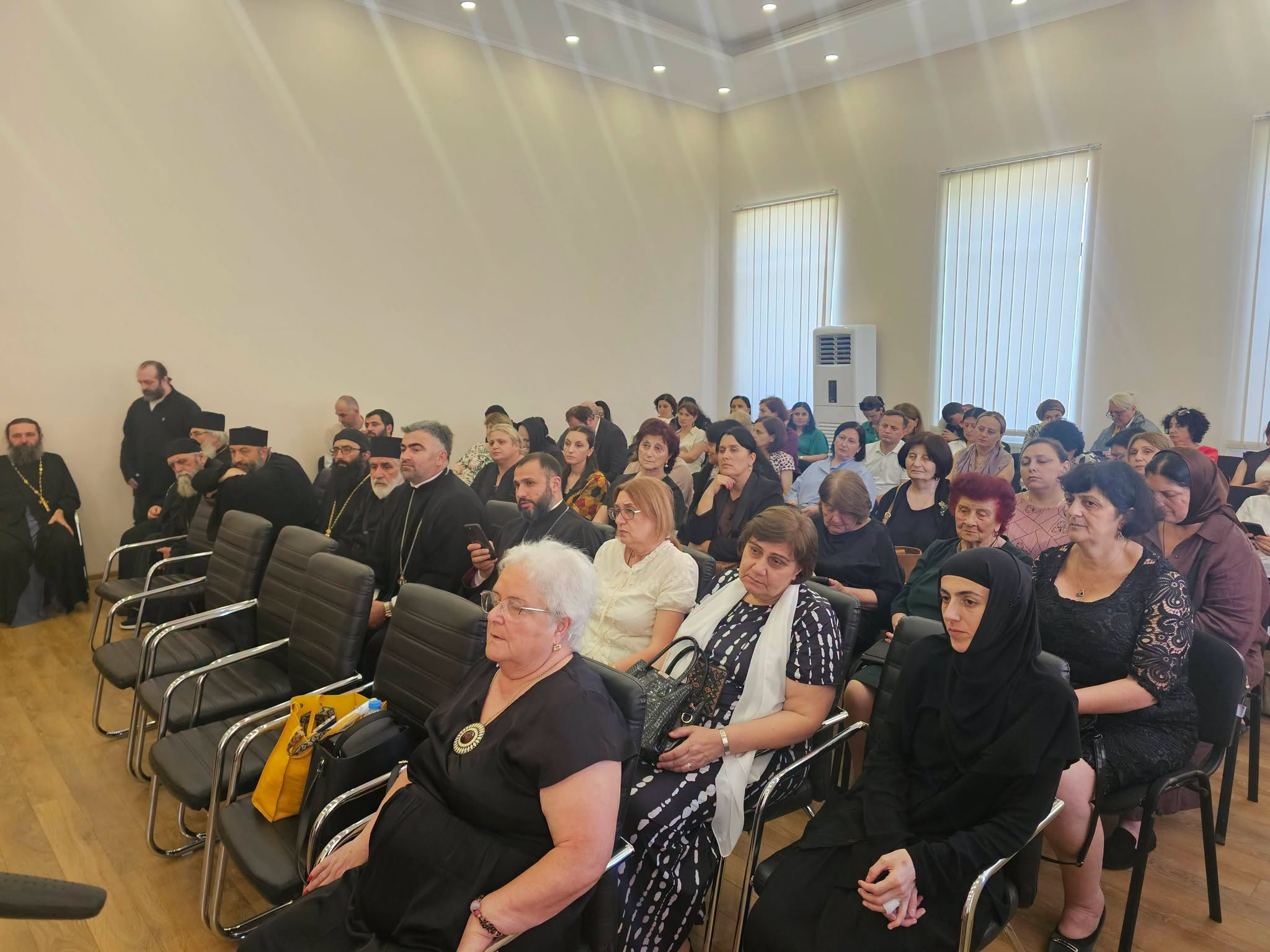 ქუთაისში საქართველოს საპატრიარქოს სკოლების ადმინისტრაციის წარმომადგენელთა შეხვედრა გაიმართა - სურათი 1