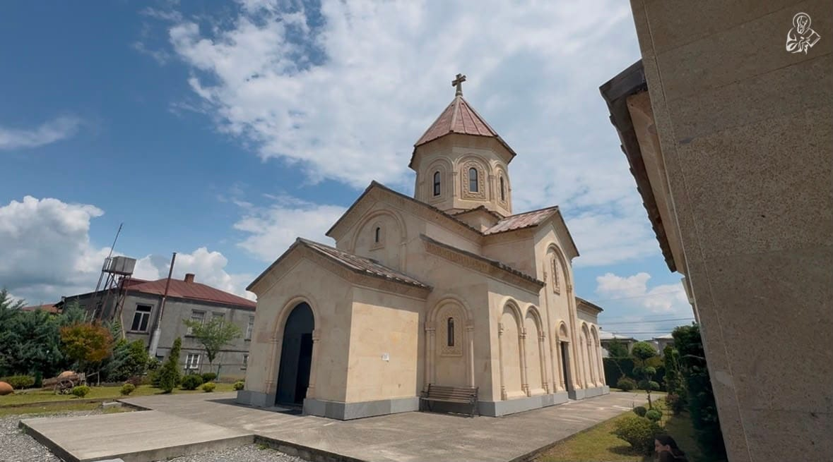 ზუგდიდის წმინდა მოციქულთა თავთა პეტრესა და პავლეს სახელობის ტაძარი - სურათი 5