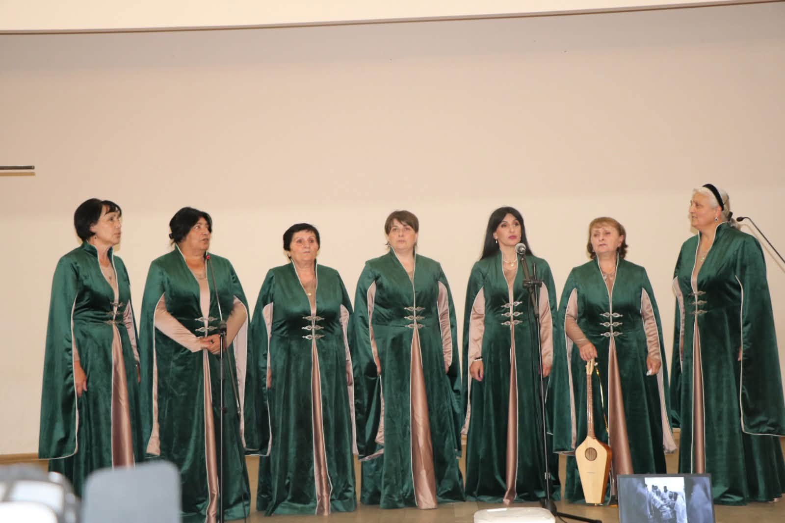 ყაზბეგში უწმინდესისა და უნეტარესის, ილია II-ის ხსოვნისადმი მიძღვნილი საღამო გაიმართა - სურათი 3