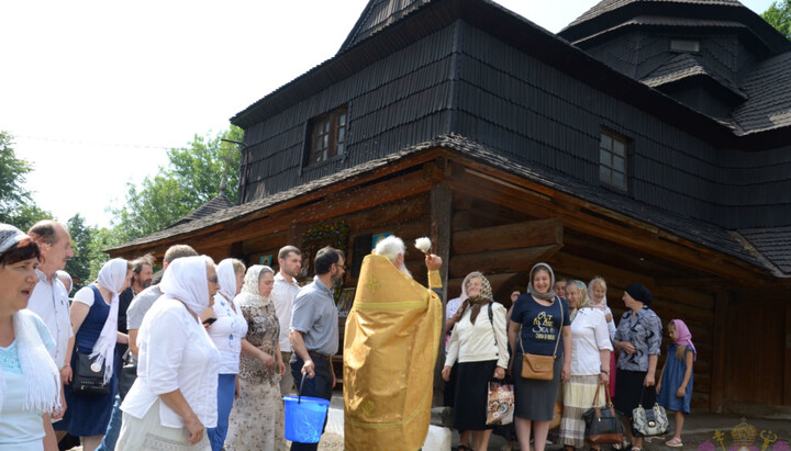 фото