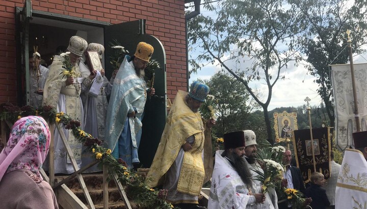 фото