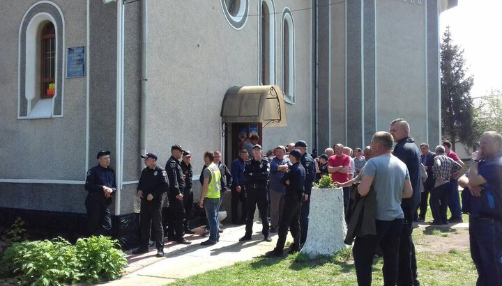 фото